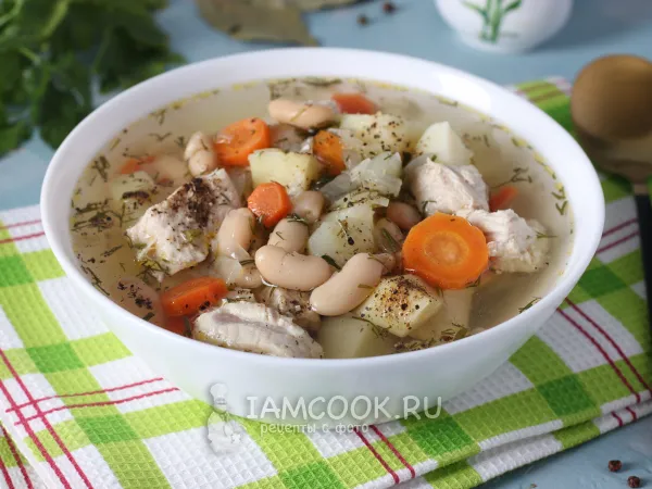 Фото готового блюда: Суп из индейки с консервированной фасолью