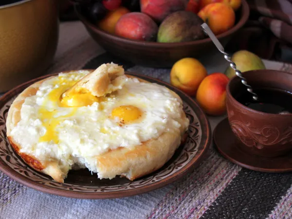 Фото блюда: Хачапури по-аджарски в мультиварке