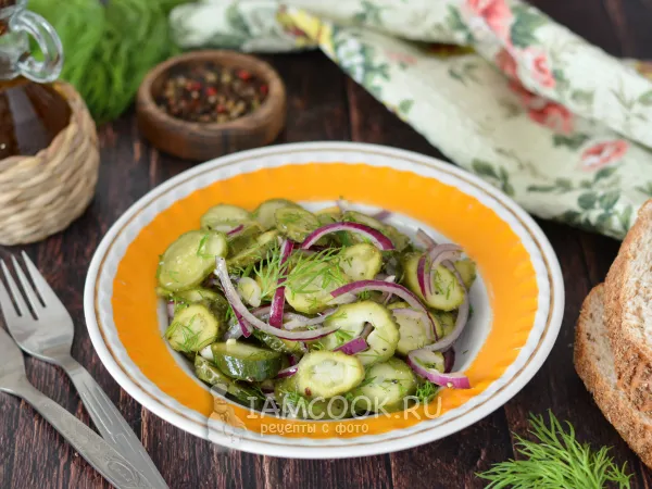 Фото блюда: Салат из малосольных огурцов
