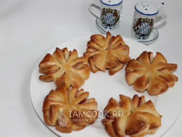 Фото готового блюда: Колбасные цветочки