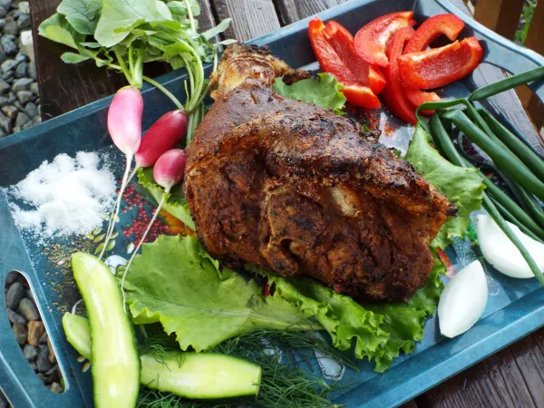 Фото готового блюда: Рулька на мангале