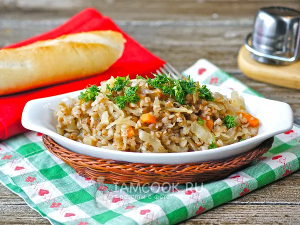 Фото готового блюда: Гречка с капустой в мультиварке