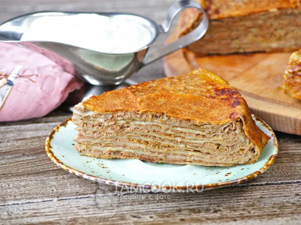 Фото готового блюда: Блинный пирог с печенью