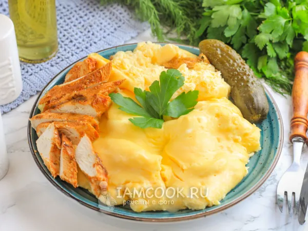 Фото блюда: Пышный омлет в мультиварке Редмонд