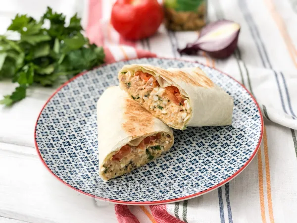 Фото блюда: Лаваш с консервированной горбушей и яйцом