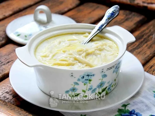 Фото готового блюда: Молочный суп с макаронами