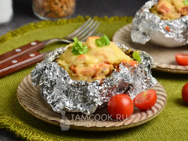 Фото готового блюда: Крошка-картошка с сосисками в горчице