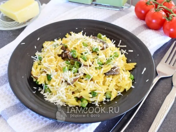 Фото блюда: Ризотто из пасты орзо с грибами и горошком