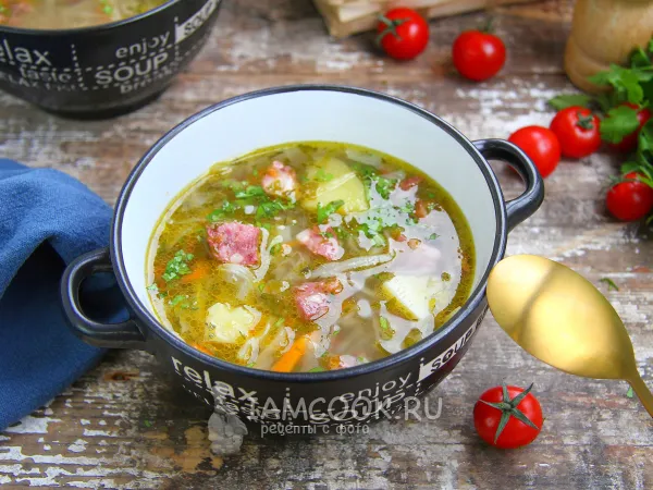 Фото готового блюда: Суп с капустой и колбасой