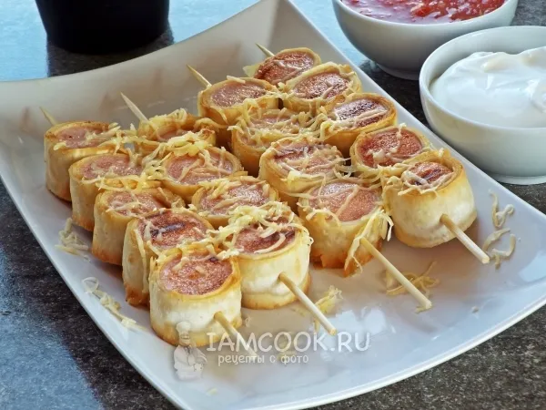 Фото блюда: Сосиски в лаваше на шпажках