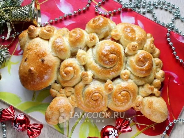 Фото готового блюда: Овечка из дрожжевого теста