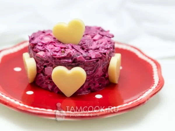 Фото блюда: Салат из свеклы с сыром и яйцом