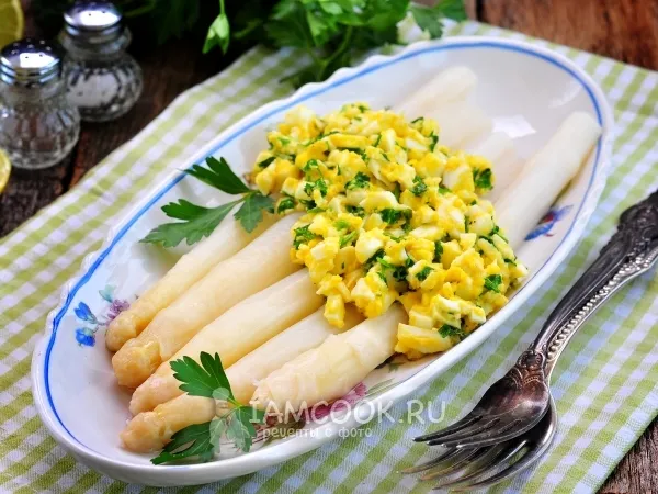 Фото готового блюда: Спаржа по-фламандски