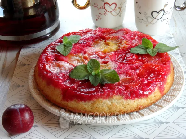 Фото блюда: Пирог-перевертыш со сливами