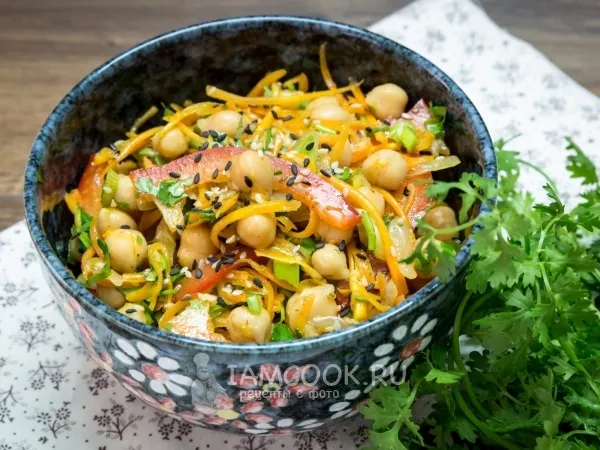 Фото блюда: Салат с нутом и корейской морковью