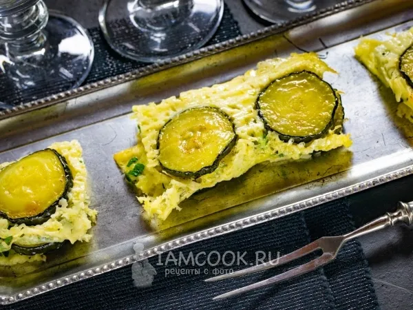 Фото блюда: Закуска из кабачков с сыром в духовке