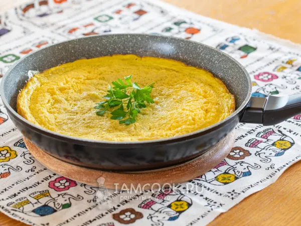 Фото готового блюда: Омлет из страусиного яйца