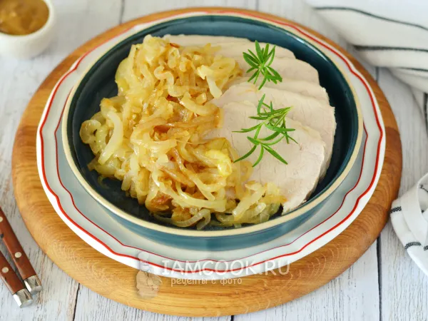 Фото блюда: Вареное мясо (свинина) с луком