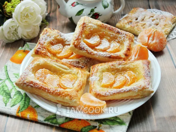 Фото готового блюда: Слойки с мандаринами