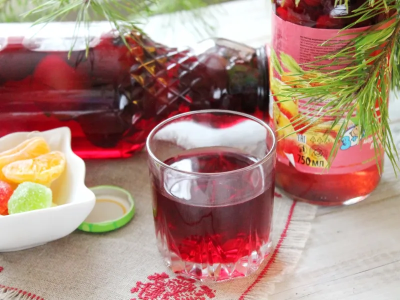 Фото блюда: Компот из ранеток и вишни на зиму