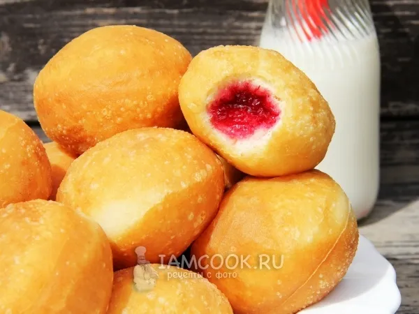 Фото готового блюда: Пончики с джемом