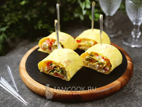 Фото готового блюда: Рулет из лаваша с икрой мойвы