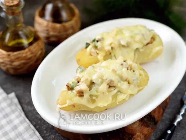 Фото готового блюда: Крошка-картошка с курицей и грибами