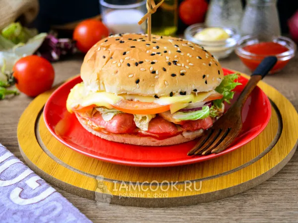 Фото готового блюда: Бургер с сосиской
