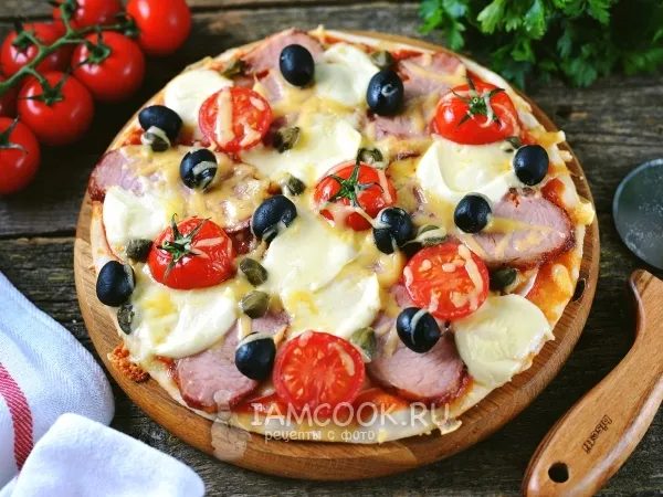 Фото блюда: Пицца с копченым мясом и моцареллой