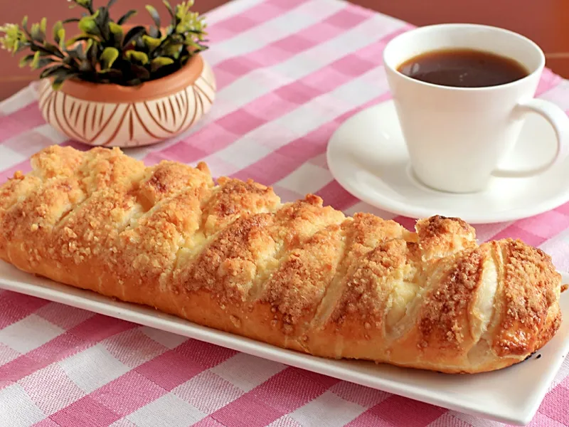 Фото блюда: Пирог из слоеного теста с творогом