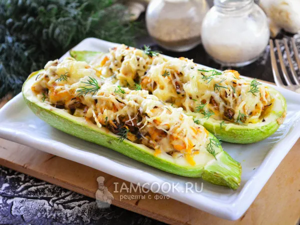 Фото блюда: Лодочки из кабачков с курицей и грибами в духовке
