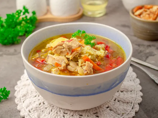 Фото готового блюда: Суп с бурым рисом и курицей