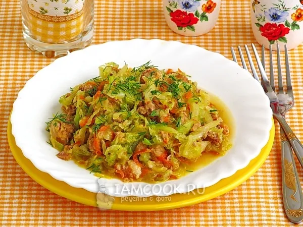 Фото блюда: Капуста тушеная с тушенкой