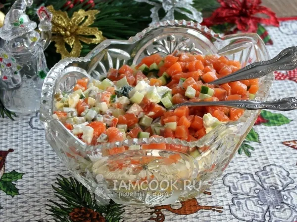 Фото готового блюда: «Оливье» с семгой и свежим огурцом