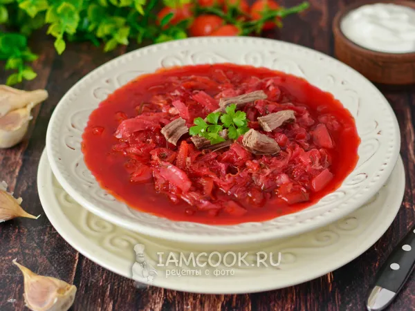 Фото готового блюда: Борщ с тушенкой в мультиварке