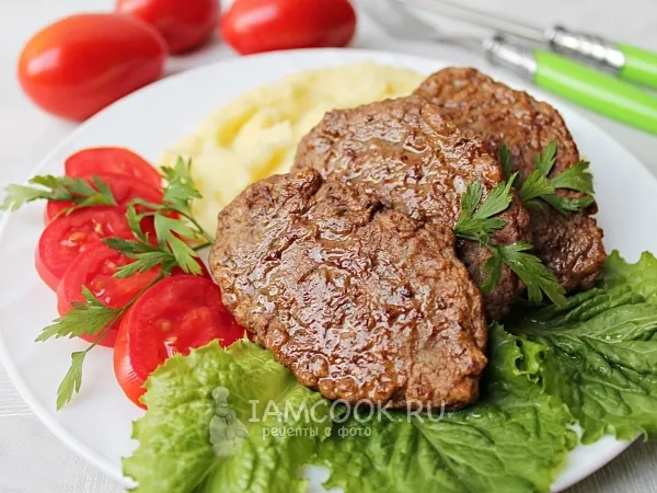 Фото готового блюда: Печеночные котлеты с рисом