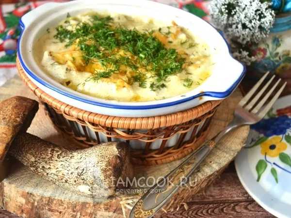 Фото готового блюда: Картошка с грибами и майонезом в духовке