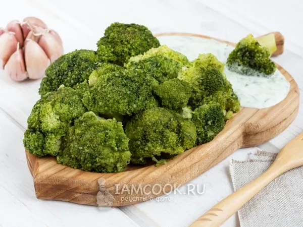 Фото готового блюда: Брокколи на пару в мультиварке