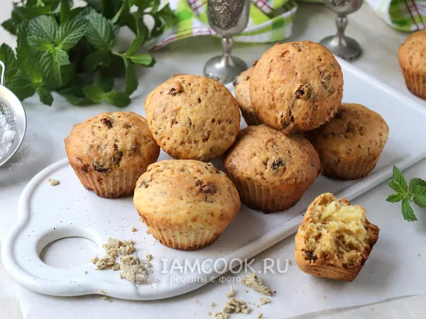 Фото блюда: Кексы с халвой и изюмом
