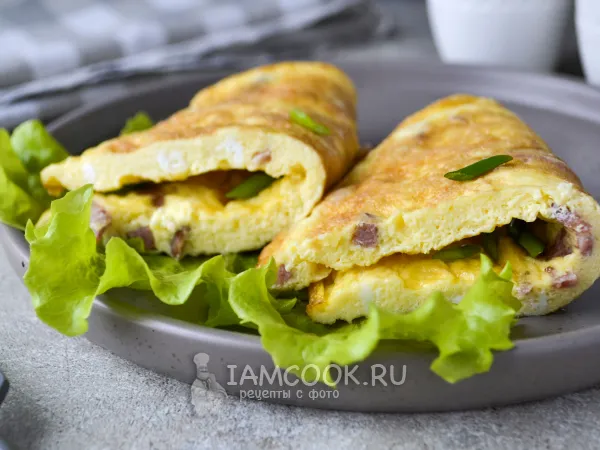 Фото блюда: Яичный блин на завтрак на сковороде