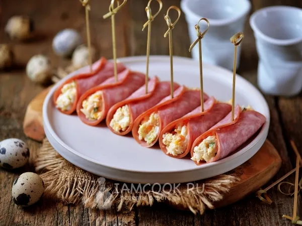 Фото блюда: Рулетики из ветчины с крабовыми палочками и сыром