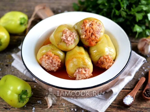 Фото блюда: Фаршированный перец с соусом (подливкой)
