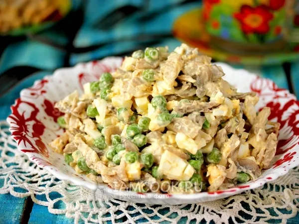 Фото блюда: Грибной салат с курицей