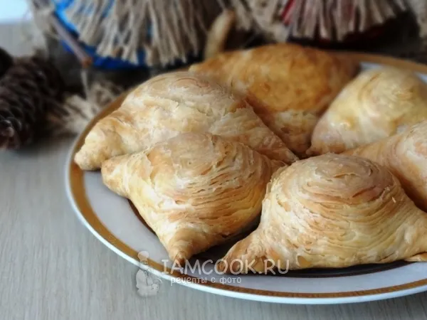 Фото готового блюда: Слоеные булочки с вареньем