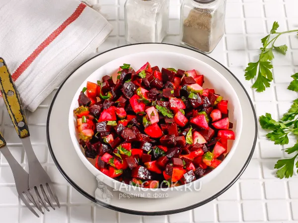 Фото готового блюда: Диетический салат из свеклы (ПП)