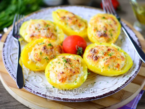 Фото готового блюда: Картофельные лодочки с фаршем в духовке