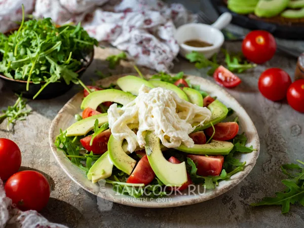 Фото блюда: Салат со страчателлой и авокадо