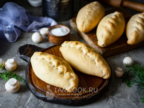 Фото готового блюда: Постные пирожки с рисом и грибами