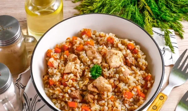 Фото блюда: Гречка с индейкой и овощами