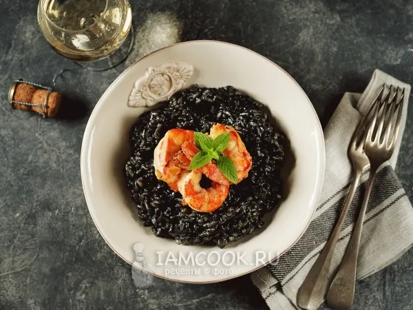 Фото готового блюда: Ризотто с чернилами каракатицы